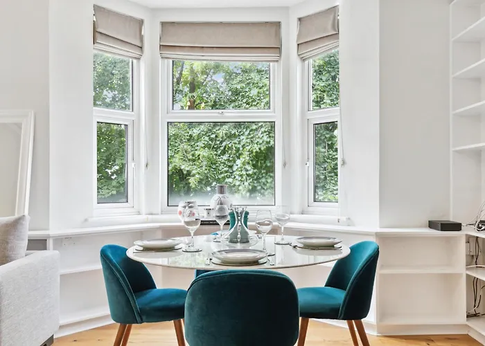 Spacious And Bright 1 Bedroom Flat